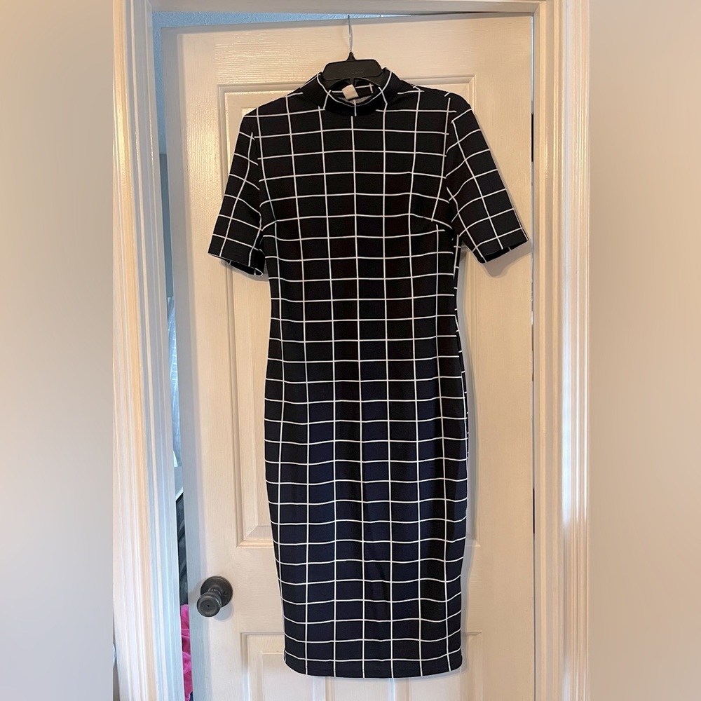 Women’s pencil bodycon dress Navy Blue and white NEW size Medium